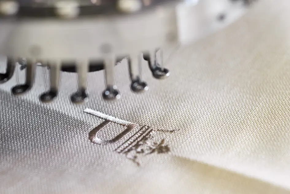 Mantel de lino Bordado